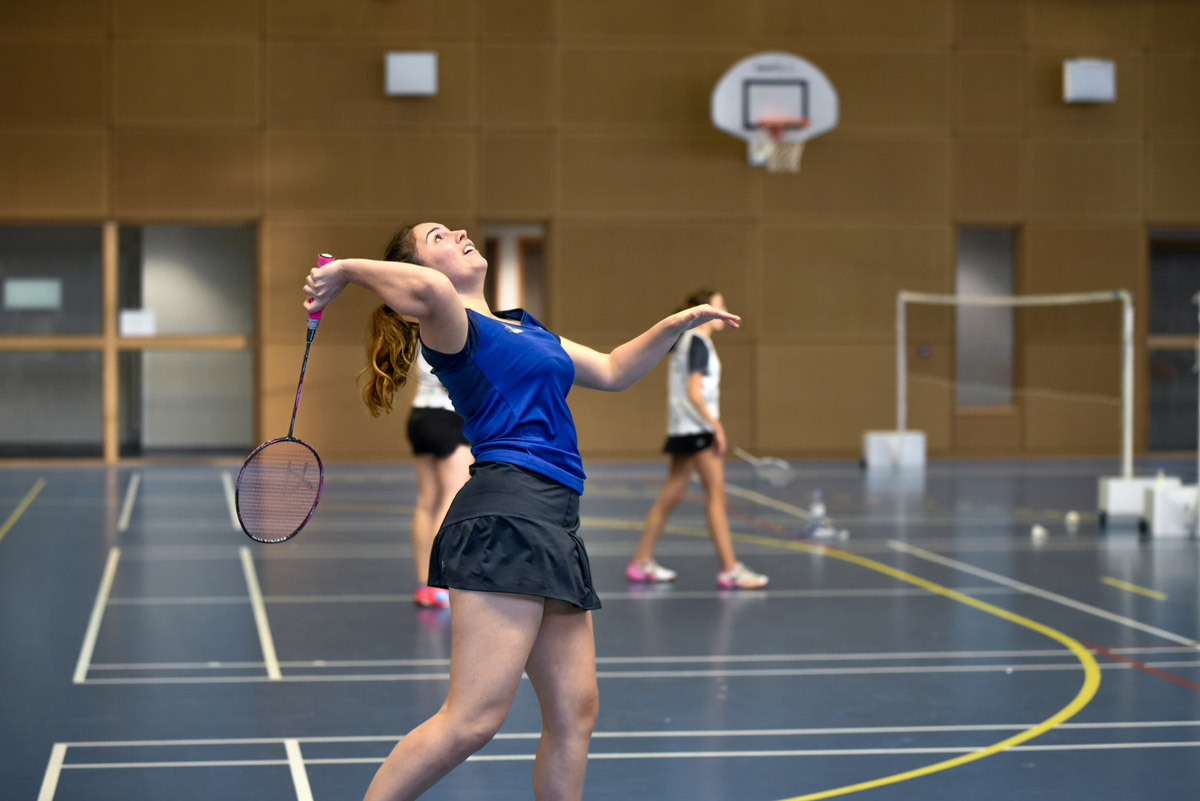 Joueuse bad en action